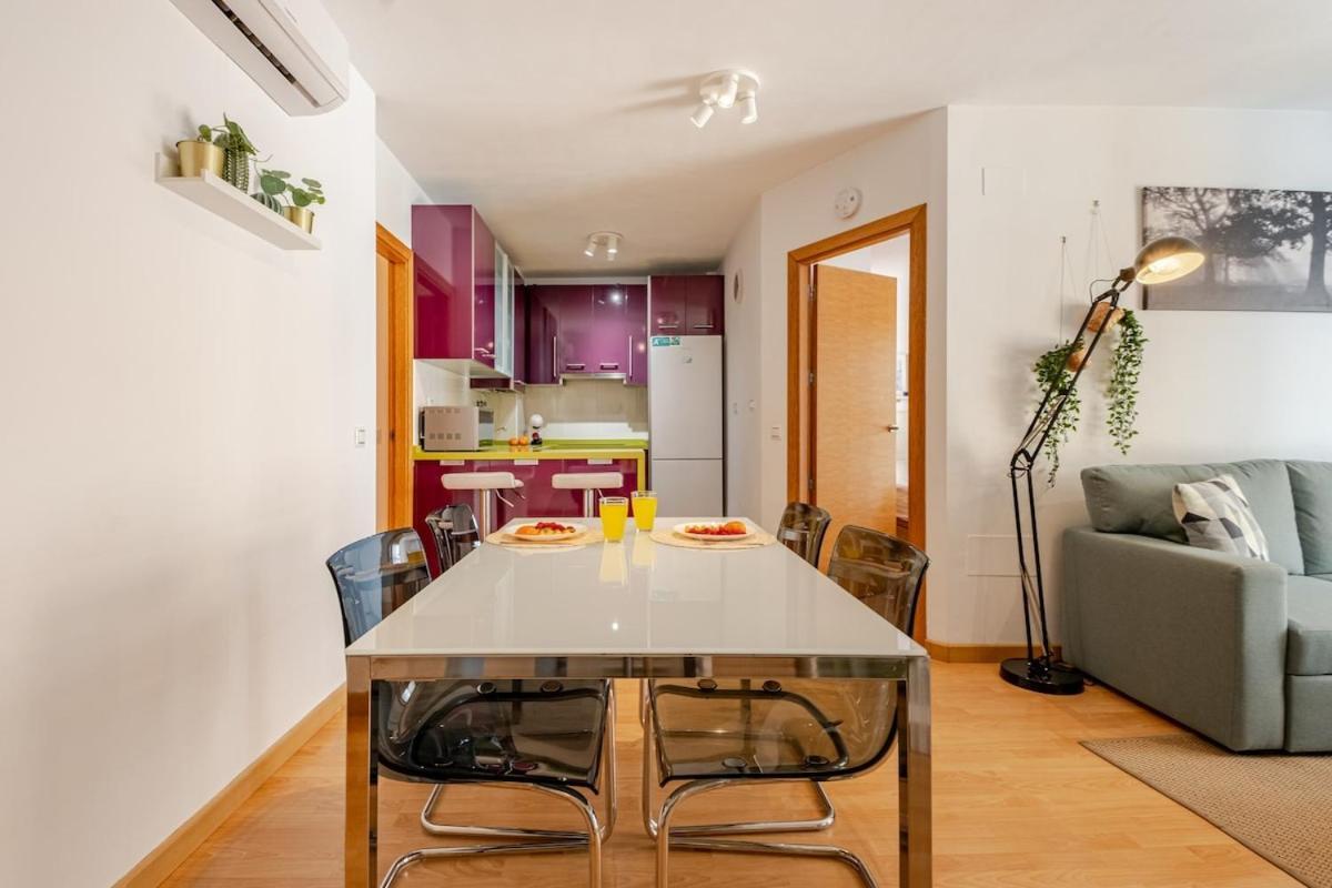 Explore From A Moderm Apartamento